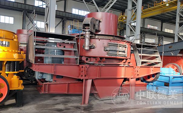 山東液壓圓錐破碎機現(xiàn)場視頻圖片