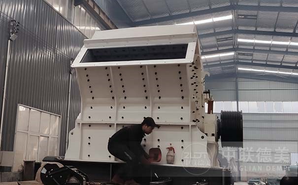 反擊式破碎機(jī)